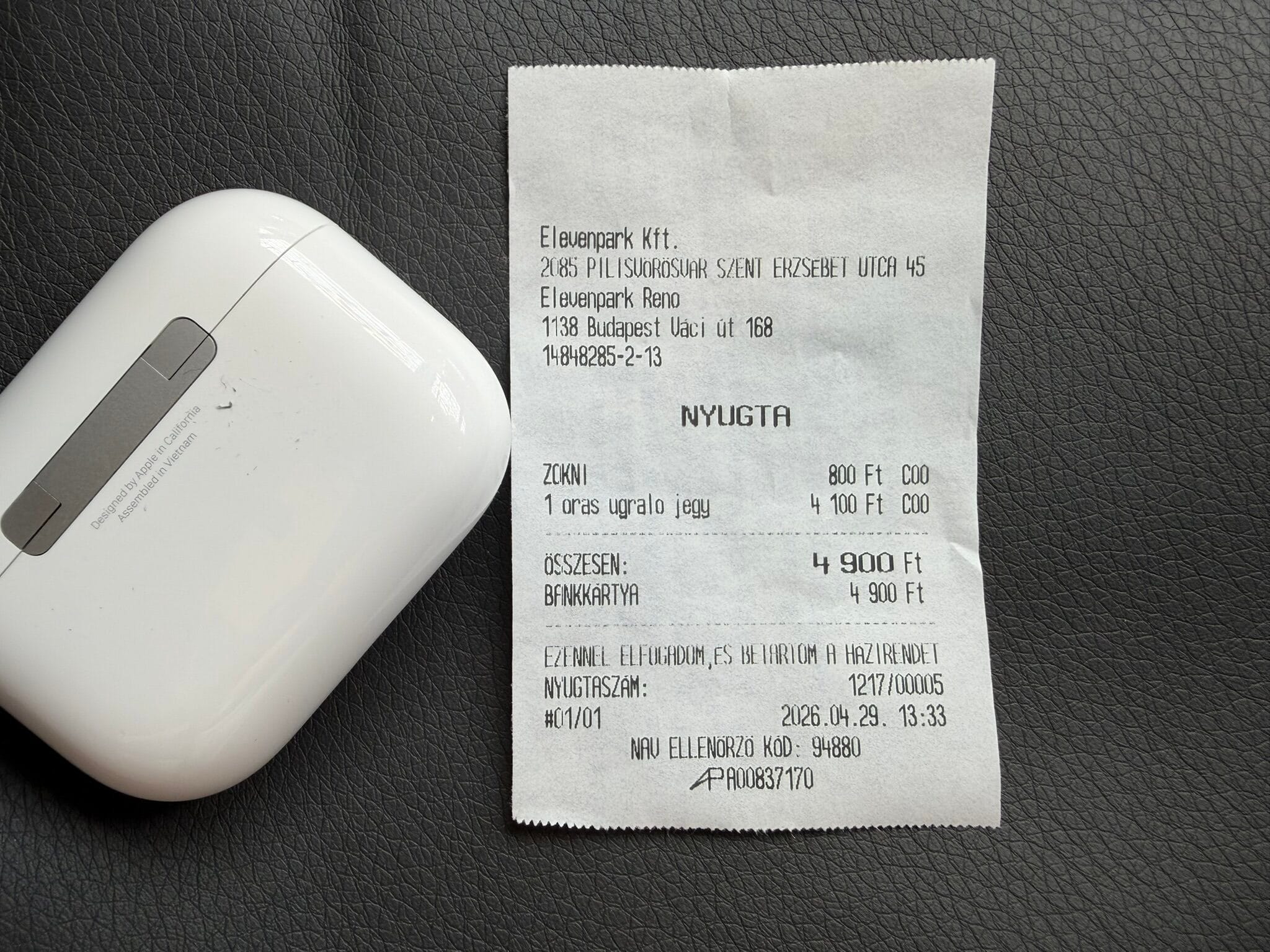 CyberJump Park Buda receipt showing one-hour jump ticket and total price of 4,900 HUF.