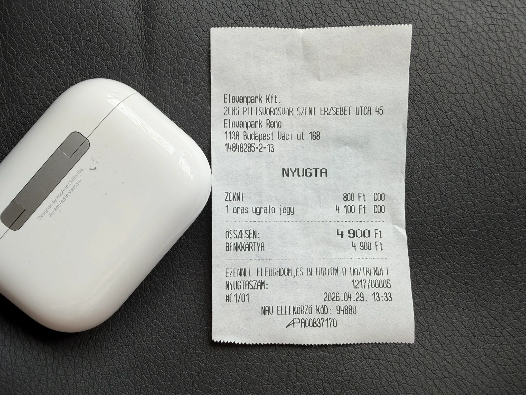 CyberJump Park Buda receipt showing one-hour jump ticket and 4,900 HUF total.