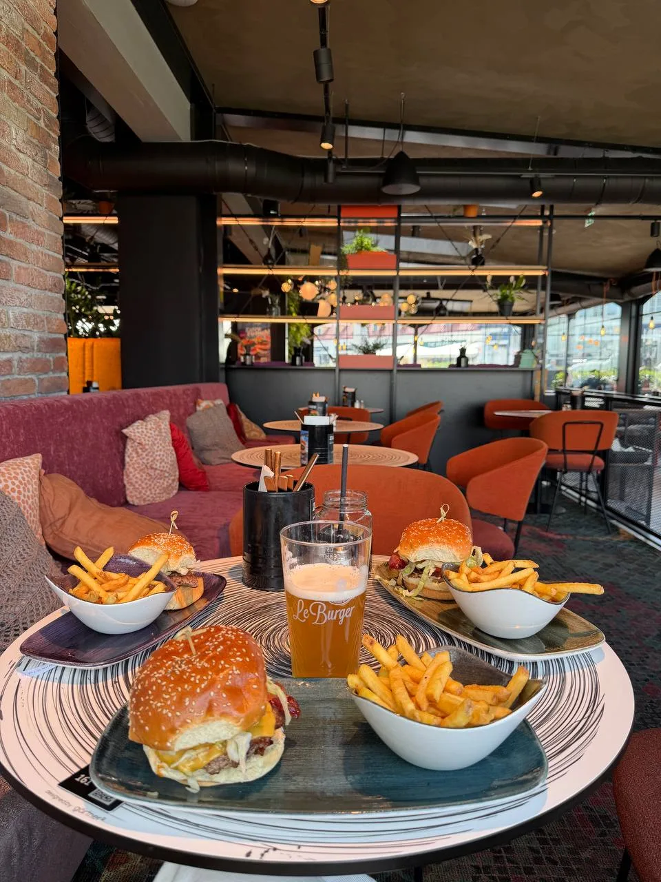 Le Burger meal at Designer Outlet Parndorf.
