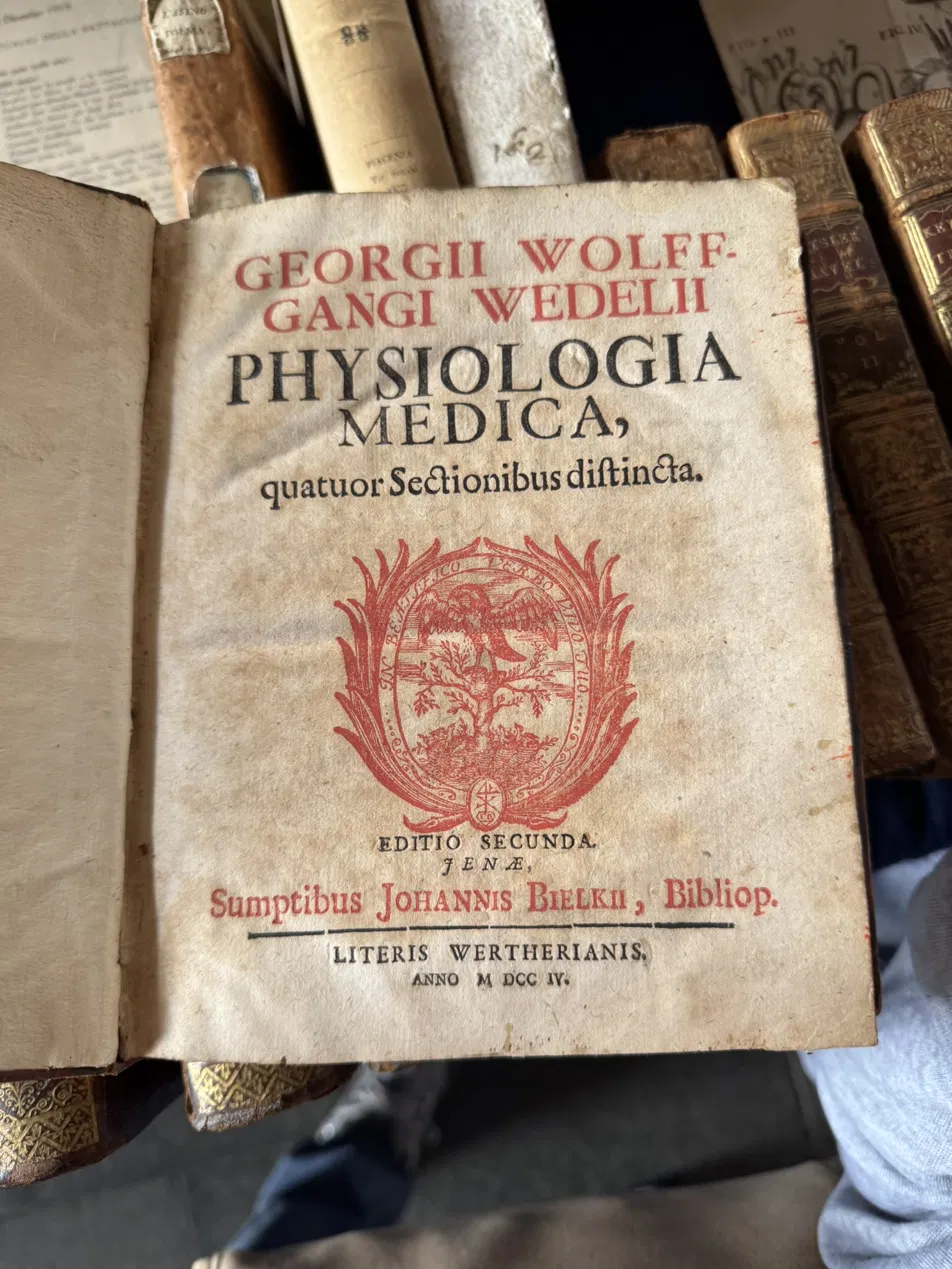 Physiologia Medica by Georg Wolfgang Wedel from 1704 held at a Milan antique book stall